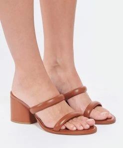 Aeyde Sandales à Talons Barbara Cuir Cognac -Golden Goose-boutique aeyde look20220524 347 1