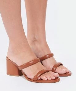 Aeyde Sandales à Talons Barbara Cuir Cognac -Golden Goose-boutique aeyde look20220524 347