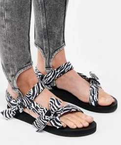 ARIZONA LOVE Sandales Trekky Imprimé Zèbre 14 ARIZONA LOVE Sandales Trekky Imprimé Zèbre -Golden Goose-boutique arizo look20210202 44