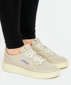 AUTRY Baskets 01 Low Cuir Taupe -Golden Goose-boutique autry look20220111 400