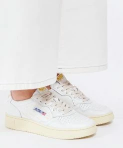 AUTRY Baskets 01 Low Cuir Blanc Platine -Golden Goose-boutique autry look20220524 83