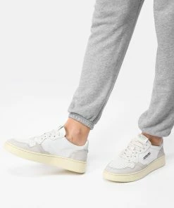 AUTRY Baskets 01 Low Cuir Suédé Blanc -Golden Goose-boutique autry look20221227 41