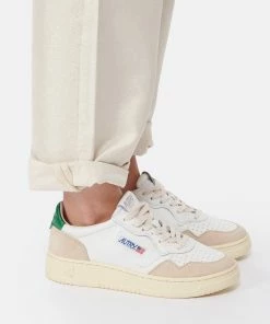 AUTRY Baskets 01 Low Cuir Suédé Blanc Vert -Golden Goose-boutique autry look20230125 358