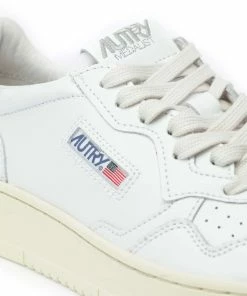 AUTRY Baskets 01 Low Cuir Blanc Doré -Golden Goose-boutique autry33074 pck20210601 4
