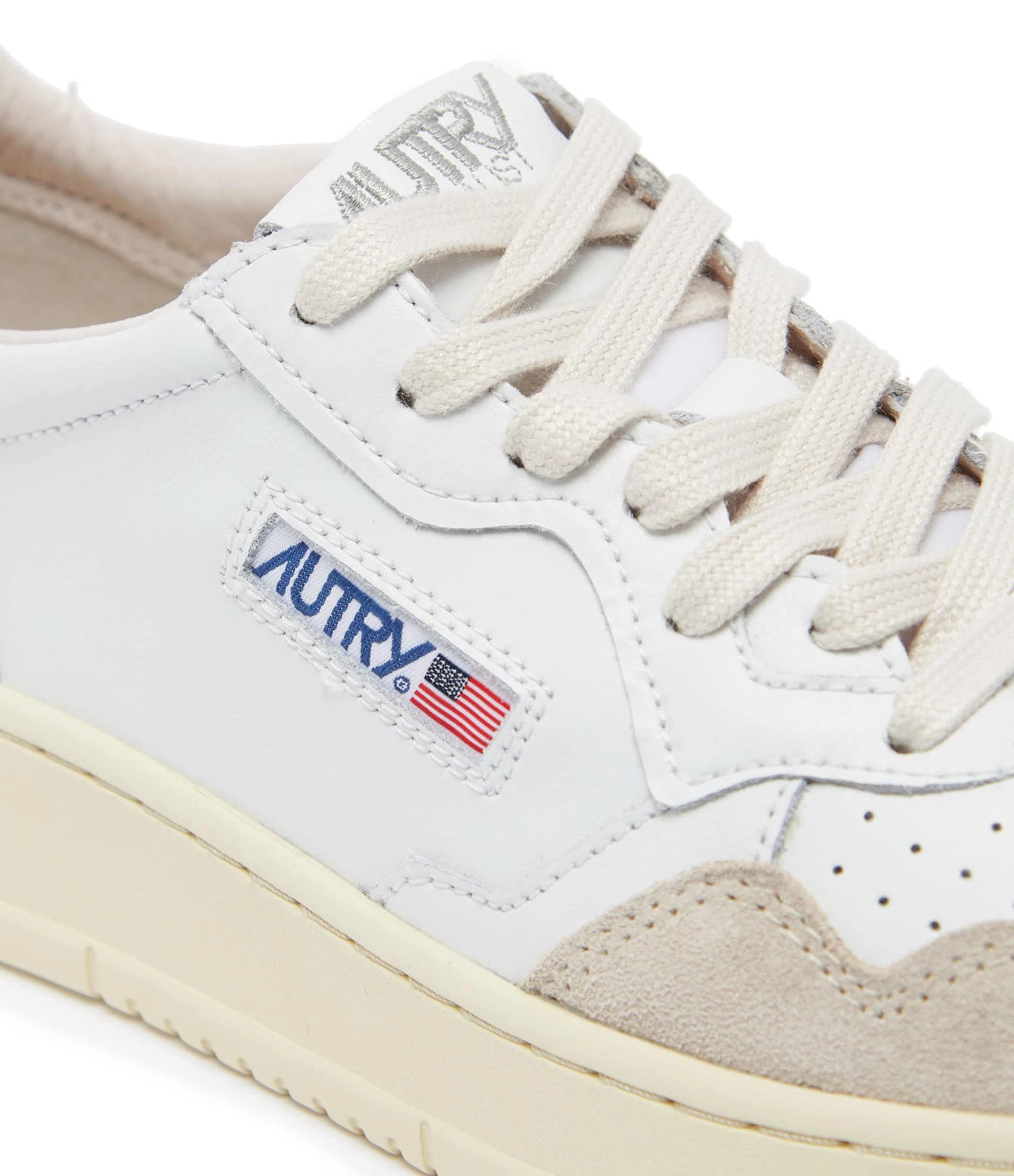 AUTRY Baskets 01 Low Cuir Suédé Blanc Rose 6 AUTRY Baskets 01 Low Cuir Suédé Blanc Rose – Image 4
