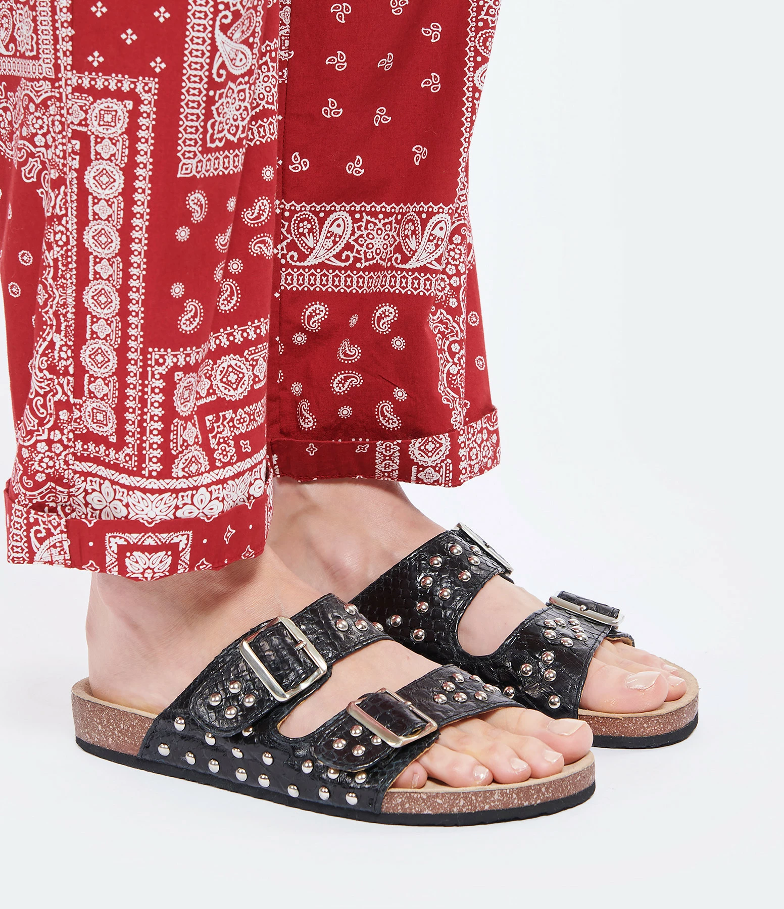 Claris Virot Mules Odette Python Clous Noir Argenté 7 Claris Virot Mules Odette Python Clous Noir Argenté – Image 5