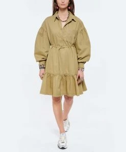 Golden Goose Baskets Running Sole Cuir Argenté Gris, Exclusivité Lulli 21 Golden Goose Baskets Running Sole Cuir Argenté Gris, Exclusivité Lulli -Golden Goose-boutique golde look20220308 189