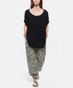 Golden Goose Sandales Janis Cuir Clous Noir 22 Golden Goose Sandales Janis Cuir Clous Noir -Golden Goose-boutique golde look20220413 169