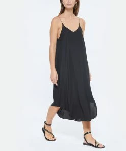 Golden Goose Sandales Janis Cuir Clous Noir 24 Golden Goose Sandales Janis Cuir Clous Noir -Golden Goose-boutique golde look20220622 197