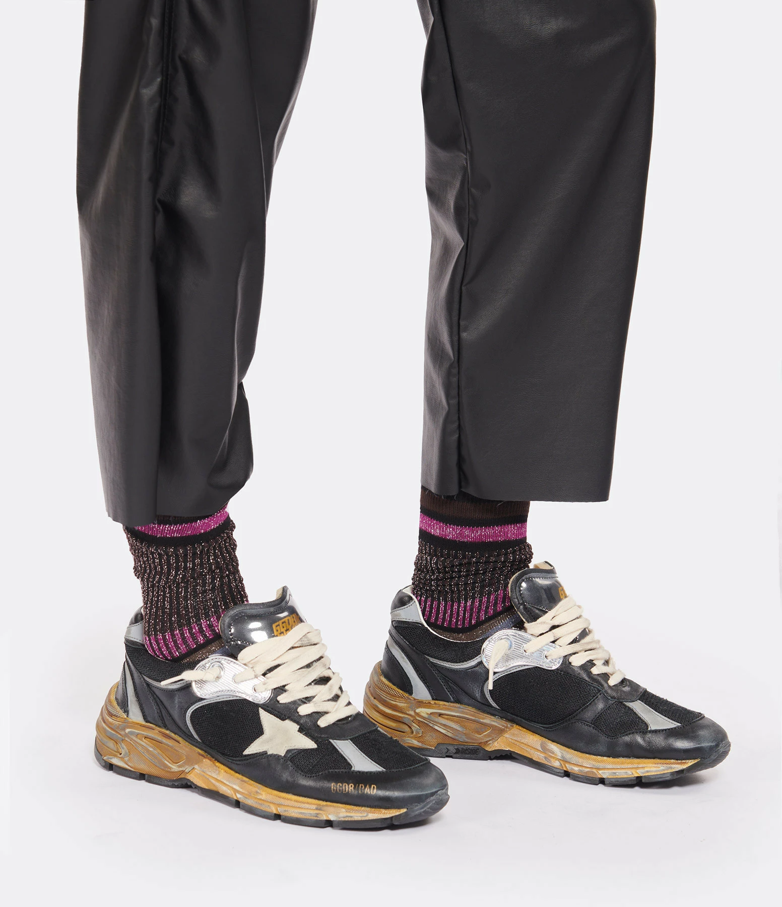 Golden Goose Baskets Running Dad Cuir Noir Argenté 7 Golden Goose Baskets Running Dad Cuir Noir Argenté – Image 5