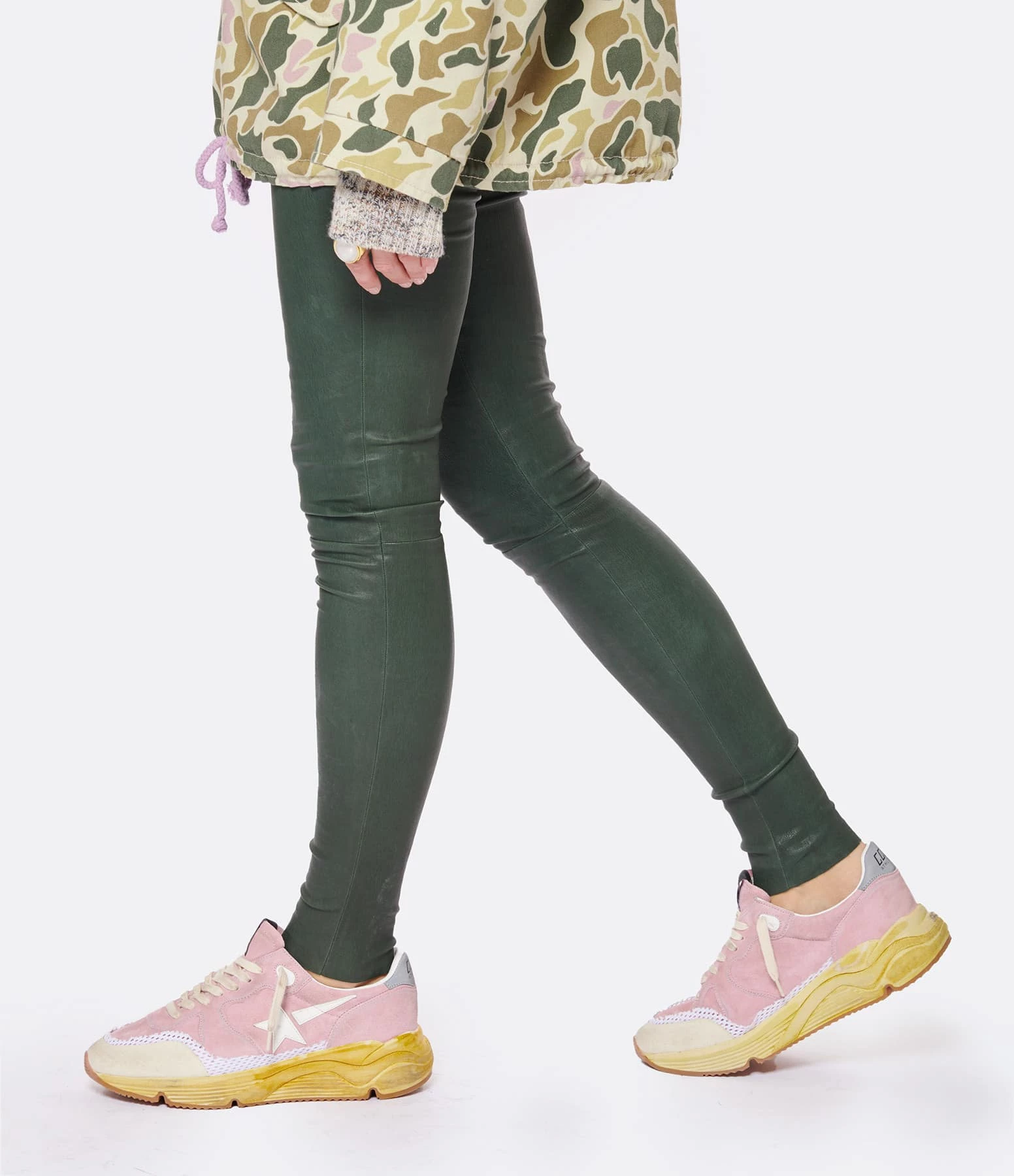 Golden Goose Baskets Running Sole Cuir Rose Blanc Argenté 7 Golden Goose Baskets Running Sole Cuir Rose Blanc Argenté – Image 5