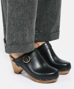 Isabel Marant Sabots Titya Cuir Noir -Golden Goose-boutique imars look20220823 37 1