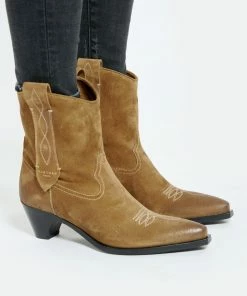 Bottines Justine Cuir Camel, Collaboration Made In Tomboy X Sartore 15 Bottines Justine Cuir Camel, Collaboration Made In Tomboy X Sartore -Golden Goose-boutique madei look20210929 105