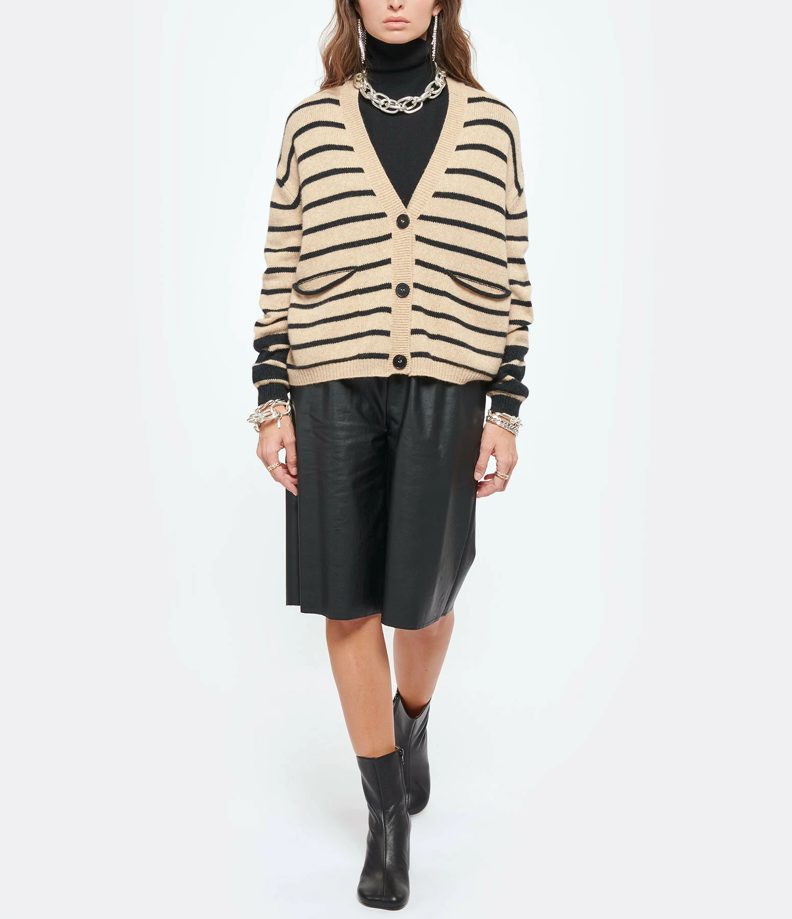 MM6 Maison Margiela Bottines Cuir Noir, Collection Studio 8 MM6 Maison Margiela Bottines Cuir Noir, Collection Studio – Image 6