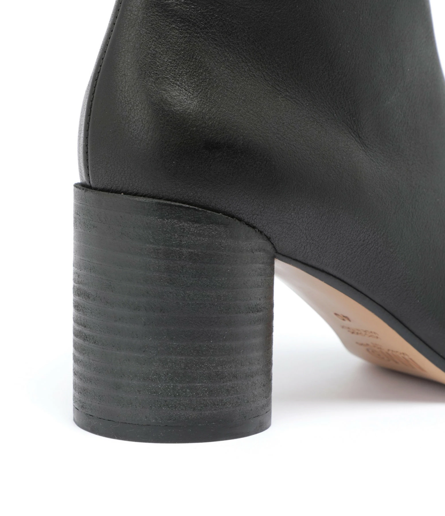 MM6 Maison Margiela Bottines Cuir Noir, Collection Studio 6 MM6 Maison Margiela Bottines Cuir Noir, Collection Studio – Image 4