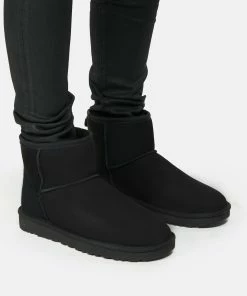 Ugg Bottines Classic Mini II Noir -Golden Goose-boutique ugg10 look20201016 327 1