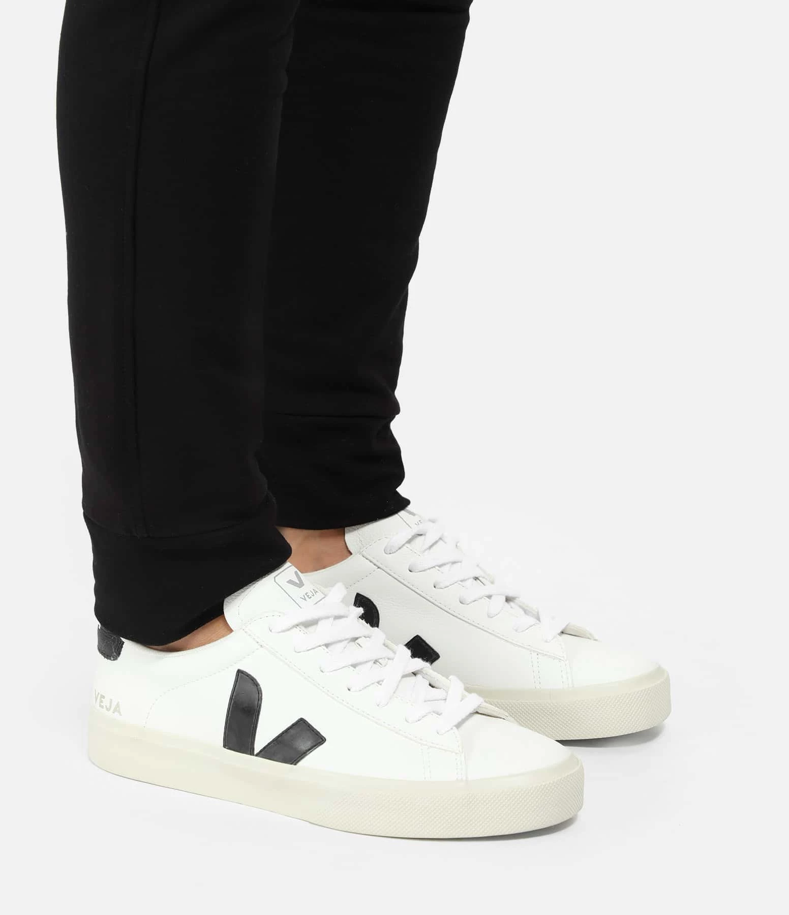 Veja Baskets Campo Chromefree Cuir Blanc Noir 7 Veja Baskets Campo Chromefree Cuir Blanc Noir – Image 5