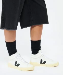 Veja Baskets Minotaur Chromefree Cuir Blanc Noir 10 Veja Baskets Minotaur Chromefree Cuir Blanc Noir -Golden Goose-boutique vejat look20220913 16 scaled