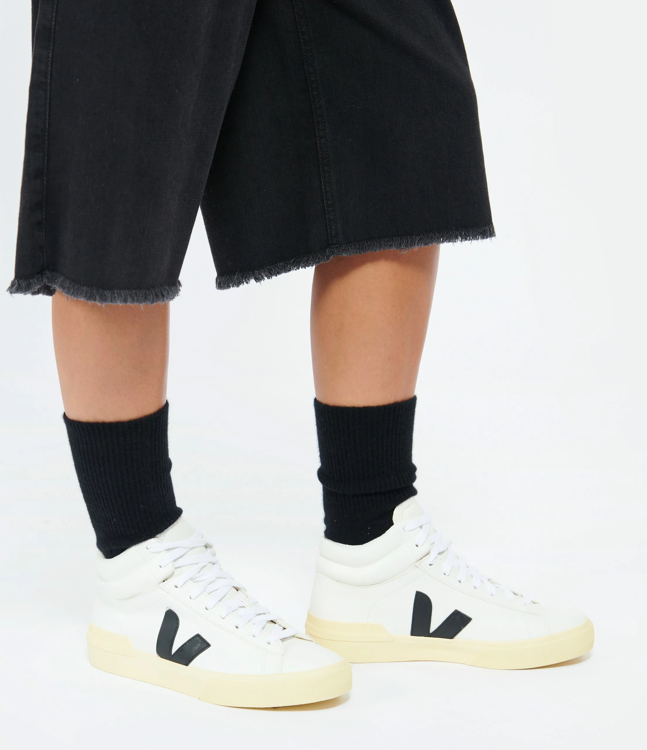 Veja Baskets Minotaur Chromefree Cuir Blanc Noir 6 Veja Baskets Minotaur Chromefree Cuir Blanc Noir – Image 4