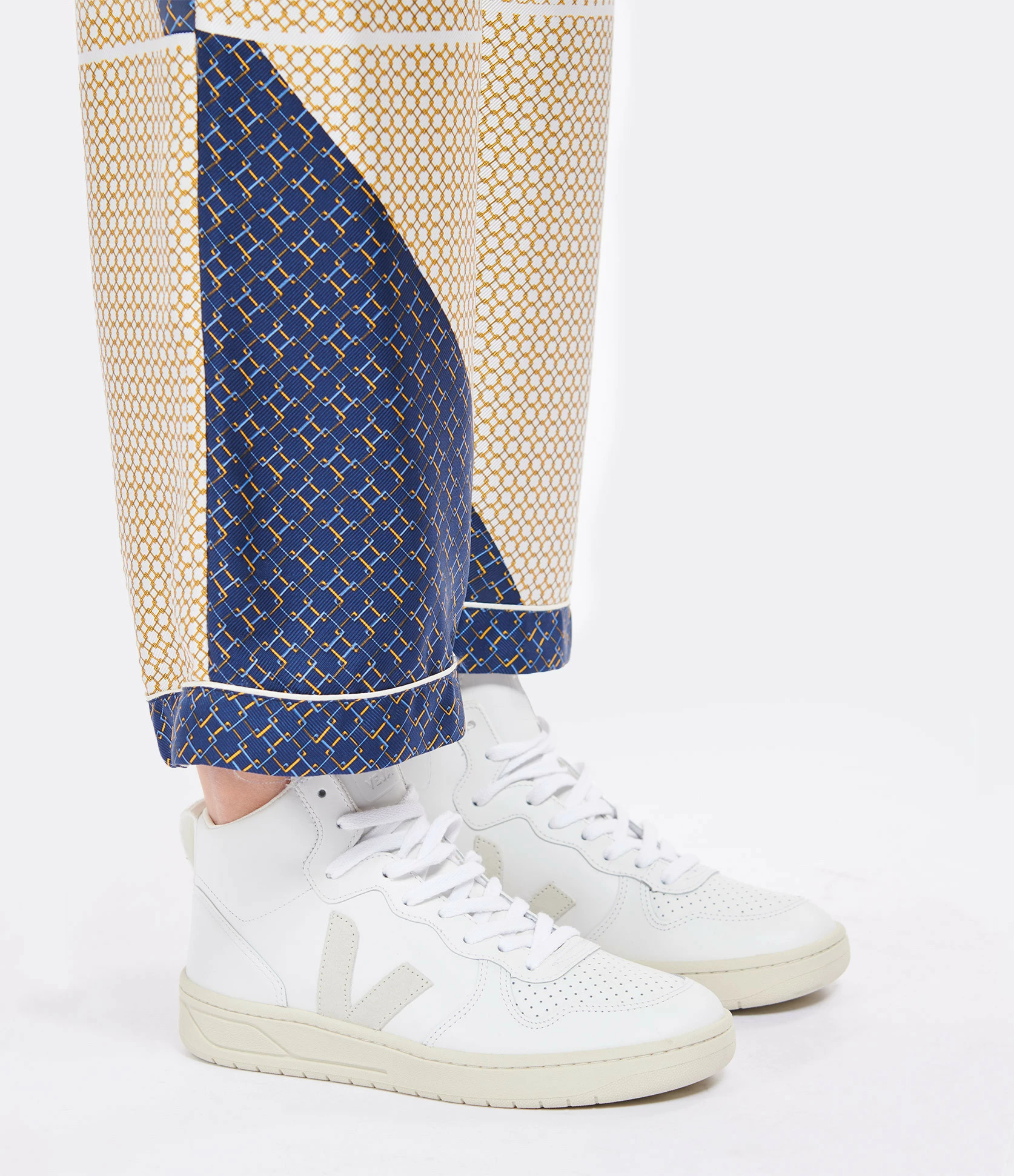 Veja Baskets V-15 Cuir Extra Blanc 6 Veja Baskets V-15 Cuir Extra Blanc – Image 4