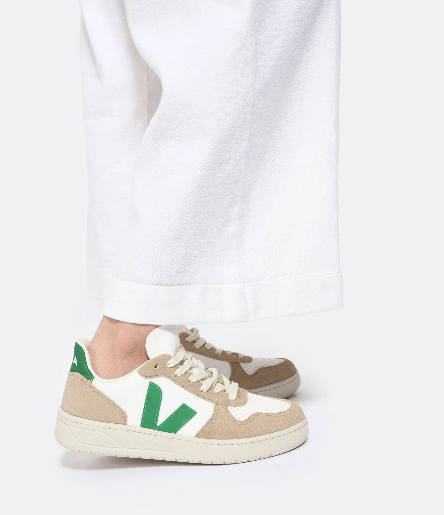 Veja Baskets V 10 Chromefree Cuir Extra Blanc Émeraude 6 Veja Baskets V 10 Chromefree Cuir Extra Blanc Émeraude – Image 4