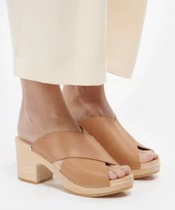 Sabot Youyou Sabots Yzis Bois Cuir Camel -Golden Goose-boutique youyo look20210105 184