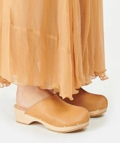 Sabot Youyou Sabots Yssa Bois Cuir Camel -Golden Goose-boutique youyo look20210223 309