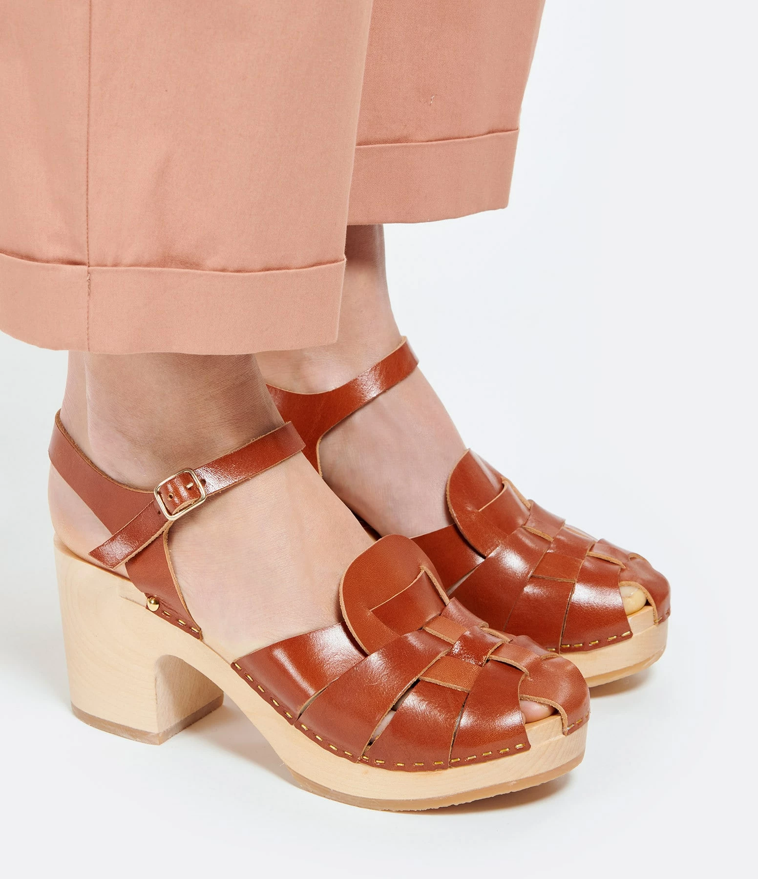 Sabot Youyou Sabots Yoyo Bois Cuir Caramel 7 Sabot Youyou Sabots Yoyo Bois Cuir Caramel – Image 5