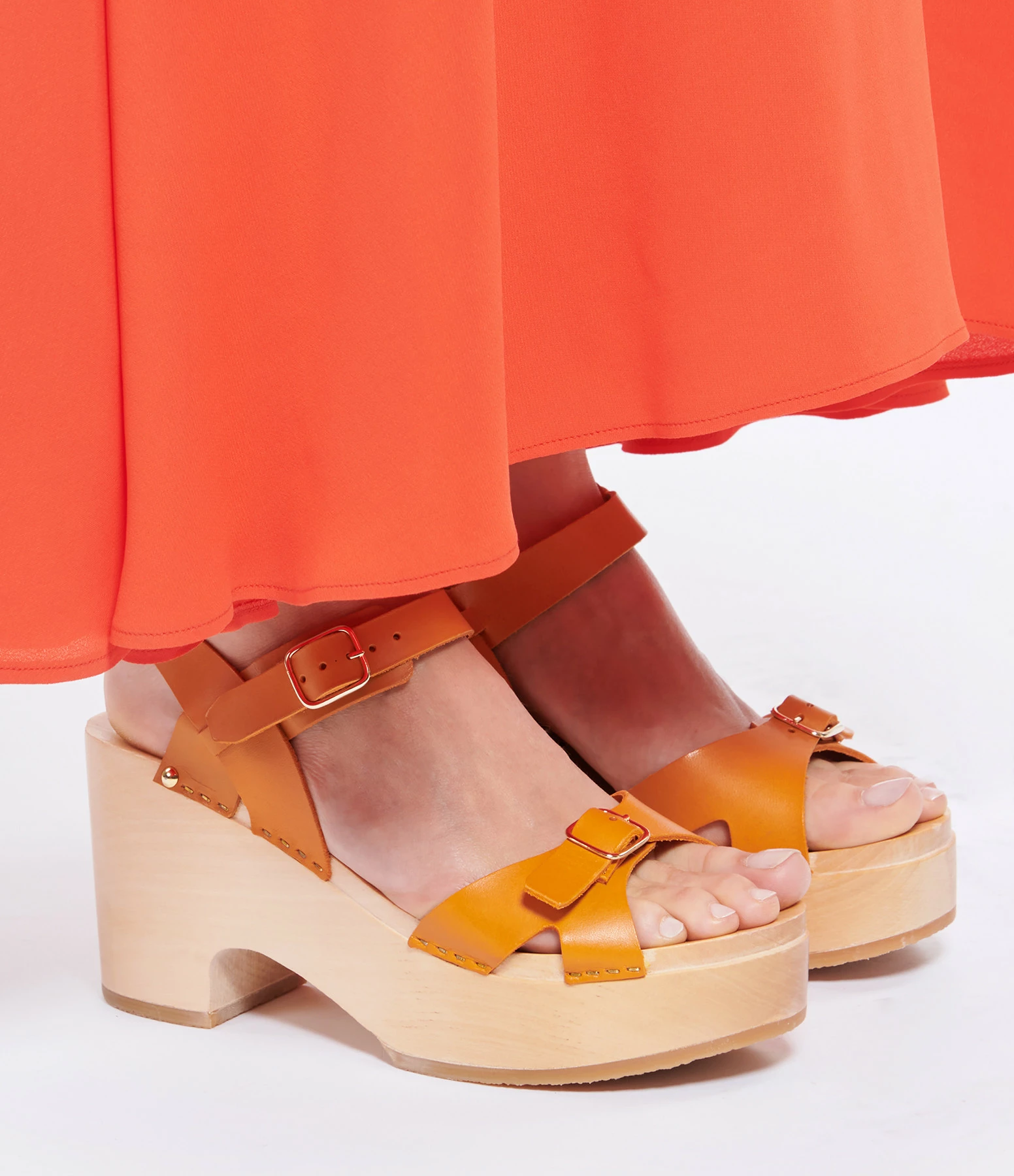 Sabot Youyou Sabots Yris Bois Cuir Papaye 7 Sabot Youyou Sabots Yris Bois Cuir Papaye – Image 5