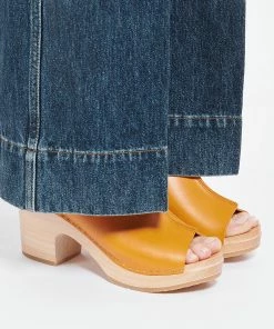 Sabot Youyou Sabots Ydol Bois Cuir Papaye 14 Sabot Youyou Sabots Ydol Bois Cuir Papaye -Golden Goose-boutique youyo look20211216 61