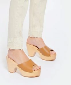 Sabot Youyou Sabots Ydil Cuir Camel 15 Sabot Youyou Sabots Ydil Cuir Camel -Golden Goose-boutique youyo look20230104 233
